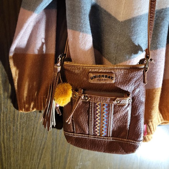 Unionbay Faux Leather Crossbody Bag Camel Tan Yellow Tassel - Picture 3 of 12